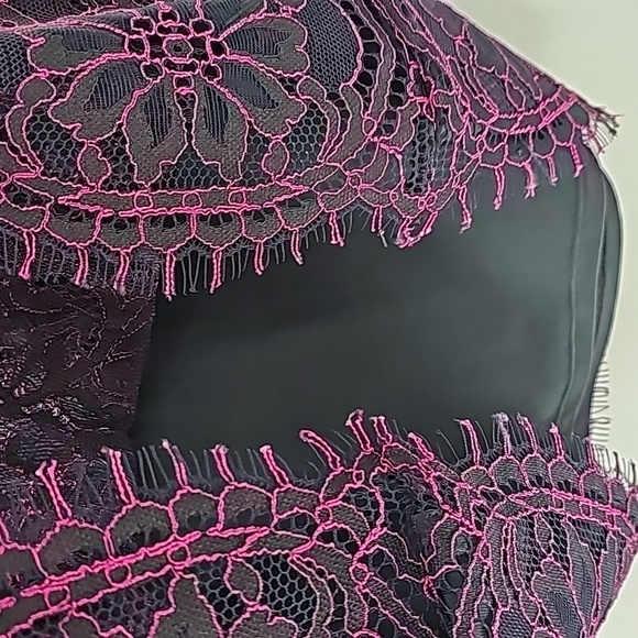 WHBM Lace Top with Teardrop Back+Fringe Hem Omb Blu Raspberry Rose Color - Picture 14 of 17